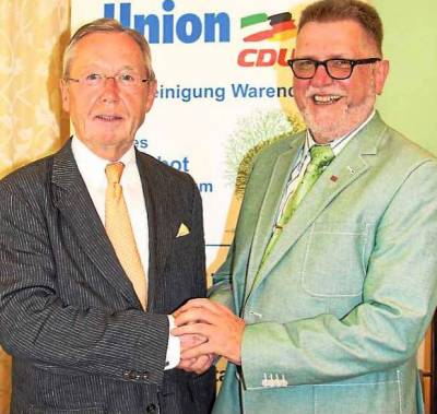Werner Wiewel �bergibt den Vorsitz der Kreis-Senioren-Union an Karl-Wilhelm Hild
